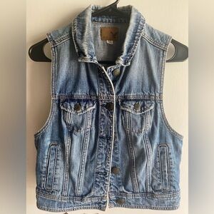 American Eagle Outfitters Women’s Blue Denim Vest